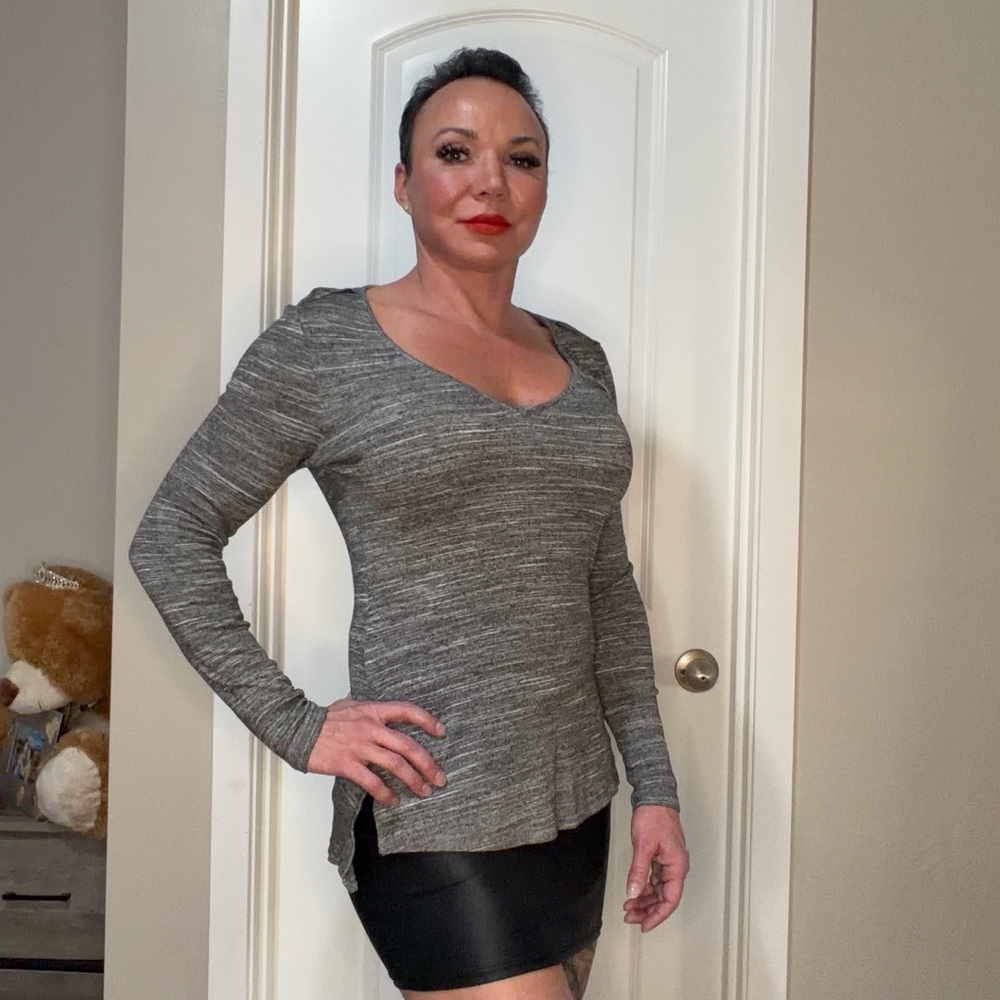 Tart Charcoal Long Sleeve Women's Top